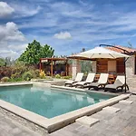 Jela Tatil Evi